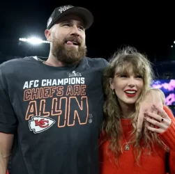 Taylor Swift and Travis Kelce Share a 'Rom-Com' Moment at Eras Tour Show